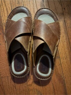 Women’s 11M Brown Leather Crossover Sandals by Born
